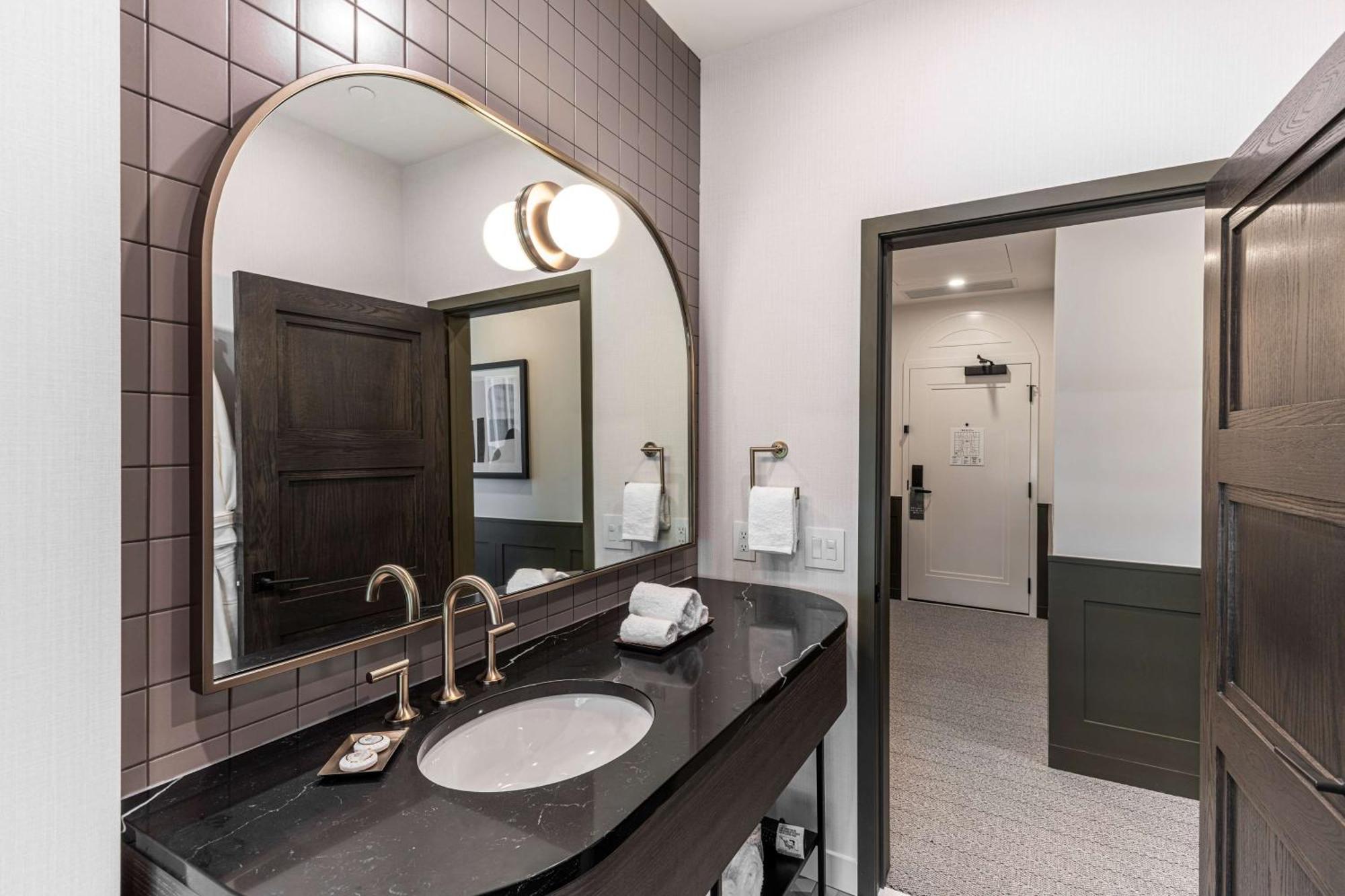 Hotel The Westley Calgary Downtown, Tapestry Collection By Hilton Exterior foto